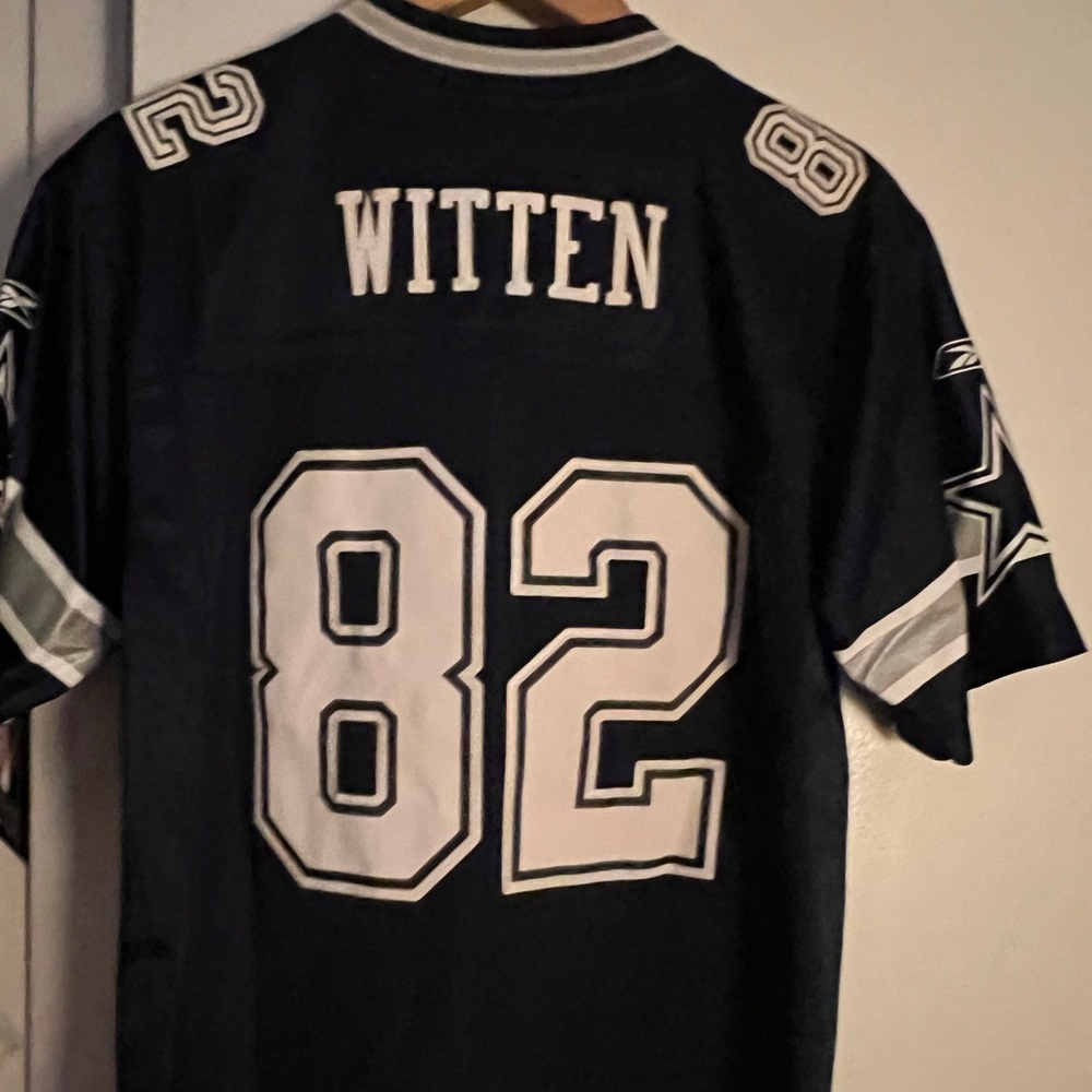 Jason witten authentic jersey woman’s xl Excellent condition. No flaws